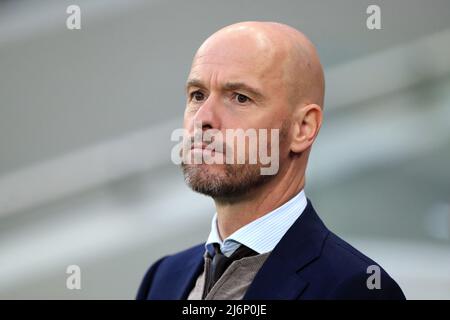 Photo du dossier datée du 30-04-2019 d'Erik Ten Hag, dont l'arrivée imminente de Raphaël Varane est excitée par, et croit que Manchester United peut rebondir après une saison frustrante en s'exigeant pour des trophées à venir. Date de publication : le mardi 3 mai 2022. Banque D'Images