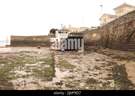 Weston-super-Mare, Royaume-Uni - 2nd mai 2022 - le ferry de Westward Ho Island a été décapé au port Banque D'Images