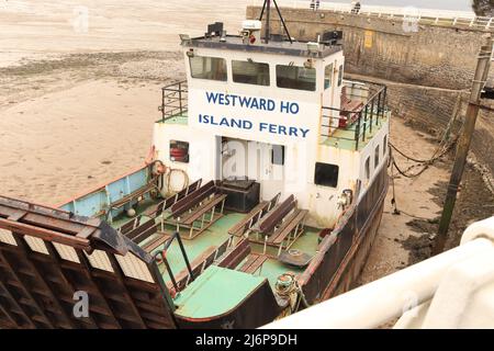 Weston-super-Mare, Royaume-Uni - 2nd mai 2022 - le ferry de Westward Ho Island a été décapé au port Banque D'Images