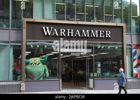 Entrée à la boutique Warhammer sur Tottenham court Road, City of London, Angleterre, Royaume-Uni, 2022 jours sur 7 Banque D'Images