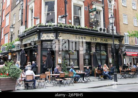 The Lamb and Flag public House 'pub', à l'angle de Barrett Street et James Street, Londres, Angleterre, Royaume-Uni, 2022 jours sur 7 Banque D'Images