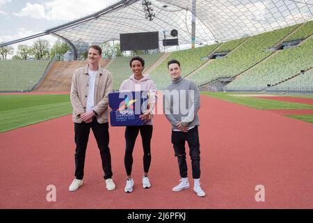 De gauche à droite : Marc Lembeck, Malaika Mihambo, Marcel Nguyen lors de la présentation des championnats d'Europe au stade olympique de Munich, Allemagne 100 jours avant le début de l'événement. (Photo par Alexander Pohl/Sipa USA) Banque D'Images