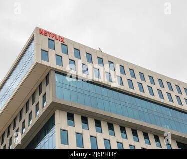 Los Angeles, CA, USA - 2 mai 2022 : extérieur du studio Netflix aux studios Sunset Bronson à Los Angeles, CA. Banque D'Images