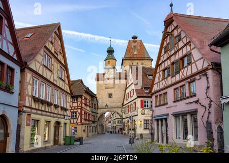 Rothenburg ob der Tauber, Bavière, Allemagne - 04.11.2022: Belle architecture de Rothenburg ob der Tauber romantique avec Fachwerkhaus syle Banque D'Images
