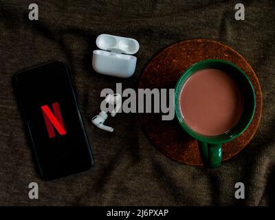 Papier peint Apple AirPods, photographie de produit Banque D'Images