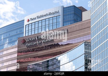 Houston, TX, USA - 9 mars 2022 : Texas Children's Hospital et Pavilion for Women's buildings à Houston. Banque D'Images