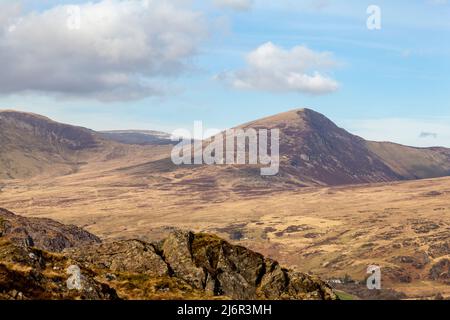 En regardant vers la chaîne de montagne de Carneddau et le sommet de Pen Llithrig an Wrach, du côté de Moel Siabod Banque D'Images