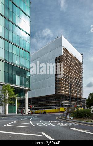 Échafaudage autour de Lloyd House, siège de la police des West Midlands, Birmingham, Royaume-Uni Banque D'Images