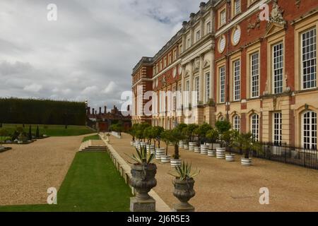 Jardin privé au Hampton court Palace, Richmond, Londres, Angleterre. Banque D'Images