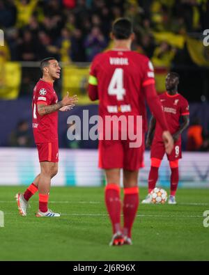 Villarreal, Espagne. 03rd mai 2022. Thiago Alcantara, du FC Liverpool, lors du match de la Ligue des champions de l'UEFA entre Villarreal CF et le FC Liverpool, a joué au stade la Ceramica le 3 mai 2021 à Villarreal, Espagne. (Photo de Colas Buera / PRESSINPHOTO) Credit: PRESSINPHOTO SPORTS AGENCY/Alay Live News Banque D'Images