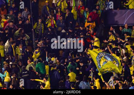 Villarreal, Espagne. . 03rd mai 2022. Supporters lors de la demi-finale de la Ligue des champions de l'UEFA, match deux entre Villarreal et le Liverpool FC à l'Estadio de la Ceramica. Crédit : DAX Images/Alamy Live News Banque D'Images