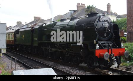 Train à vapeur Royal Scott 46100 tirant le Torbay Express entrant à Paignton, Devon, Angleterre, Royaume-Uni. Banque D'Images