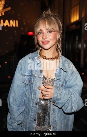 NEW YORK, NY - 2 MAI : Sabrina Carpenter de Ricardo Tisci, Kate Moss & Naomi Campbell, a rencontré Gala After Party à Casa Cipriani le 2 mai 2022 à New York. Crédit: Walik Goshorn / MediaPunch Banque D'Images