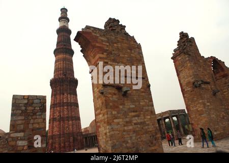 Le Minar Qutab à Mehrauli, Delhi du Sud, Delhi, Inde. Banque D'Images