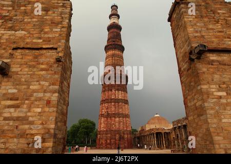 Le Minar Qutab à Mehrauli, Delhi du Sud, Delhi, Inde. Banque D'Images