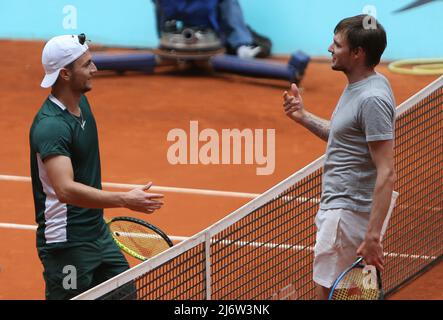 Alexander Bublik du Kazakhstan et Miomir Kecmanović de Croatie lors du tournoi de tennis Mutua Madrid Open 2022 le 3 mai 2022 au stade Caja Magica de Madrid, Espagne. Photo de Laurent Lairys/ABACAPRESS.COM Banque D'Images