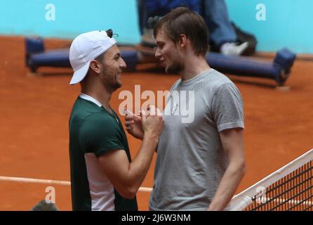 Alexander Bublik du Kazakhstan et Miomir Kecmanović de Croatie lors du tournoi de tennis Mutua Madrid Open 2022 le 3 mai 2022 au stade Caja Magica de Madrid, Espagne. Photo de Laurent Lairys/ABACAPRESS.COM Banque D'Images