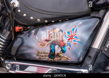 Iron Maiden les œuvres d'art du Trooper sur moto à l'événement moto Southend Shakedown 2022 le lundi de Pâques à Southend on Sea, au Royaume-Uni. Banque D'Images