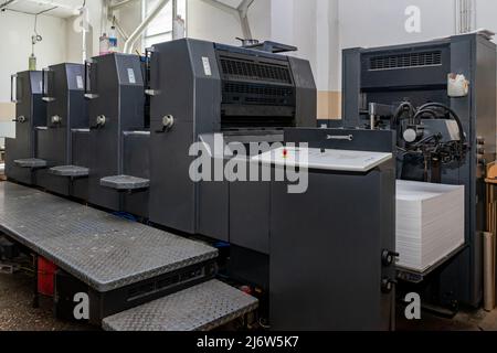 Feuilles d'impression roues de convoyeur machine équipement de production d'imprimante. Banque D'Images