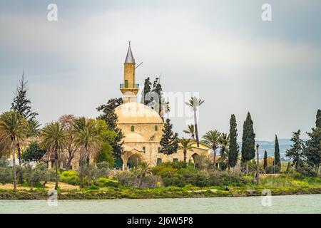 Die Moschee Hala Sultan Tekke, Larnaka, Zypern, Europa | Hala Sultan Tekke ou la mosquée d'Umm Haram, Larnaca, Chypre, Europe Banque D'Images