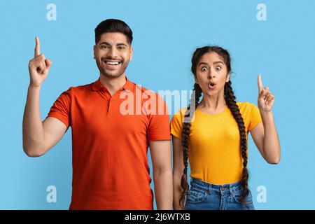 Bonne idée. Un couple excités du Moyen-Orient se relève Banque D'Images