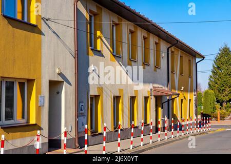 Sedziszow Malopolski, Pologne - 1 novembre 2021: Technical High School Technikum de Karol Olszewski à la rue Wyspianskiego, région de Podkarpacie Banque D'Images