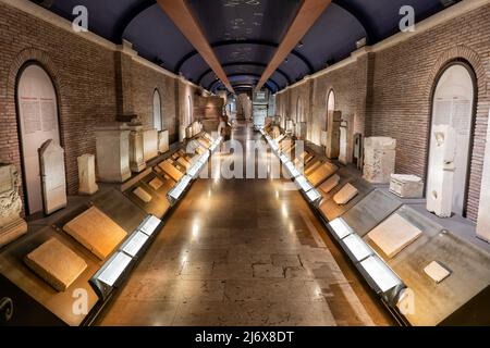 Passage souterrain entre le Palazzo dei Conservatori et le Palazzo Nuovo, Musées Capitoline, Rome, Italie. Banque D'Images