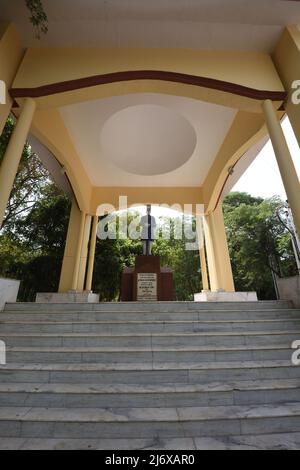 Dr. Bhimrao Ramji Ambedkar sculpture au parc Nana Rao ou compagnie Bagh (anciennement Memorial Well Garden). Kanpur, Uttar Pradesh, Inde. Banque D'Images