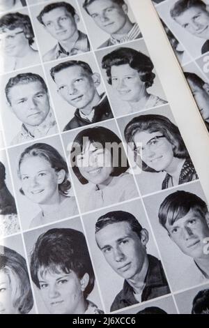 Vintage 1960s High School Yearbook, États-Unis Banque D'Images