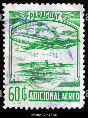 PARAGUAY - VERS 1988: Un timbre imprimé au Paraguay montre avion, vers 1988 Banque D'Images