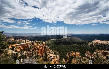 Vue sur Swamp Canyon, parc national de Bryce Canyon, Utah Banque D'Images