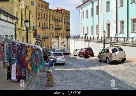 Andriyivskyy Descent - une rue historique reliant le quartier de la haute-ville de Kiev et le quartier historique de Podil. Banque D'Images