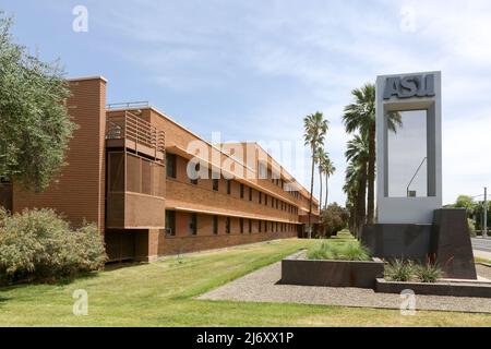 Les principaux bâtiments du campus de l'Université d'État de l'Arizona, vus ici à Tempe, Arizona, États-Unis, le 3 mai 2022. ASU est une université de recherche publique et l'une des plus grandes universités publiques par inscription aux États-Unis. L'université est également reconnue comme l'une des écoles les plus innovantes du pays, où les étudiants et le corps professoral travaillent avec la NASA pour développer, faire progresser et diriger les innovations dans l'exploration spatiale. (Photo par Alexandra Buxbaum/Sipa USA) Banque D'Images