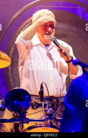 Édimbourg, Écosse, Royaume-Uni. 4th mai 2022. Le Saucerful of secrets de Nick Mason se produit en direct au Edinburgh Usher Hall le mercredi 4th mai 2022 dans le cadre du circuit Echoes le Saucerful of secrets de Nick Mason est un groupe de rock anglais formé en 2018 pour jouer la musique ancienne de Pink Floyd. Le groupe comprend le batteur Pink Floyd et le co-fondateur Nick Mason, le bassiste Guy Pratt, les guitaristes Gary Kemp et Lee Harris, et le claviériste Dom Beken Credit: Alan Rennie/Alay Live News Banque D'Images