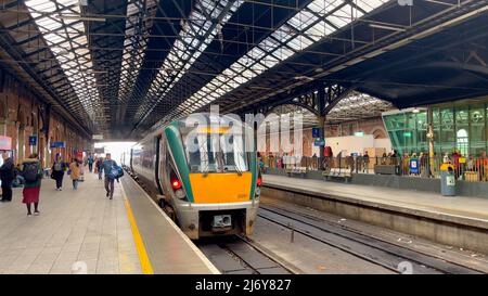 Connolly Station à Dublin - la gare centrale - DUBLIN, IRLANDE - AVRIL 20. 2022 Banque D'Images