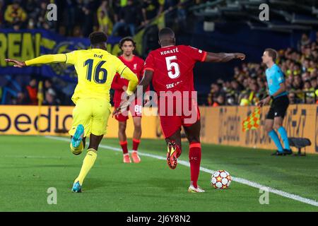 Estadio de la Ceramica, Vilareal, Espagne, 03 mai 2022, Ibrahima Konate (Liverpool FC) vie le ballon avec Boulaye Dia (Villarreal CF) pendant Villarre Banque D'Images