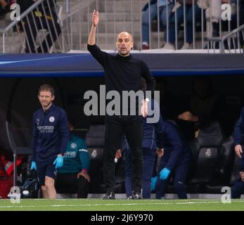 Madrid, Espagne. 4th 2022 mai : Santiago Bernab&#xe9;u Stadium, Madrid, Espagne : demi-finale de la Ligue des champions, 2nd pieds, Real Madrid contre Manchester City ; Man City Manager PEP Guardiola Credit: Action plus Sports Images/Alay Live News Banque D'Images