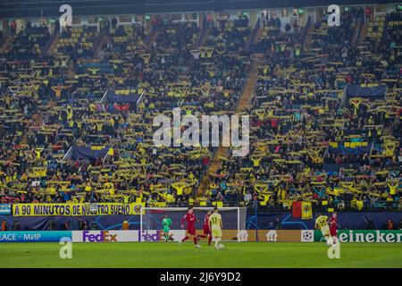 Estadio de la Ceramica, Vilareal, Espagne, 03 mai 2022, Malgré leur élimination, les partisans de Villarreal sont fiers de leurs joueurs pendant la période de FCF de Villarreal Banque D'Images