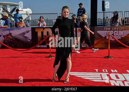 Rachel McAdams assiste à la première du film dramatique 'Top Gun: Maverick' à l'USS Midway à San Diego, Californie, le mercredi 4 mai 2022. Photo de Jim Ruymen/UPI Banque D'Images