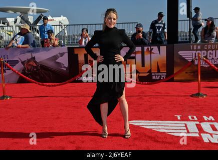 Rachel McAdams assiste à la première du film dramatique 'Top Gun: Maverick' à l'USS Midway à San Diego, Californie, le mercredi 4 mai 2022. Photo de Jim Ruymen/UPI Banque D'Images