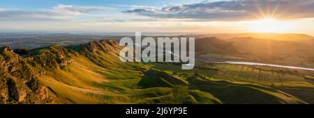 Vue panoramique depuis te Mata Peak au lever du soleil, Hawke's Bay, Nouvelle-Zélande. Banque D'Images