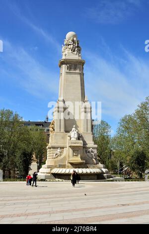 Madrid, Espagne - 21 avril 2022. Monument Cervantes sur la Plaza de España, Madrid Banque D'Images