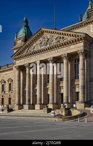Portal mit Säulen Bundesverwaltungsgericht, blauer Himmel in Leipzig, Freistaat Sachsen, Bundesrepublik Deutschland Banque D'Images