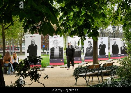 A la veille du premier jour du Festival de libération de Pilsen - célébration de la fin de la Seconde Guerre mondiale - la ville a été décorée avec des portraits de libérateurs, le 5 mai 2022, à Pilsen, République Tchèque. (Photo CTK/Miroslav Chaloupka) Banque D'Images