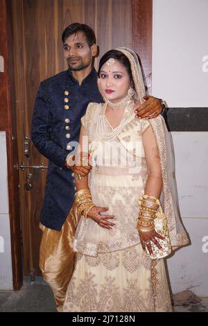 Le mariage traditionnel des indiens se déroule au temple. Cérémonie de mariage traditionnelle indienne pleine de tradition et de culture. Banque D'Images