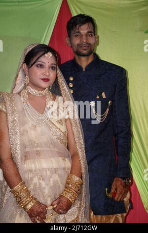 Le mariage traditionnel des indiens se déroule au temple. Cérémonie de mariage traditionnelle indienne pleine de tradition et de culture. Banque D'Images