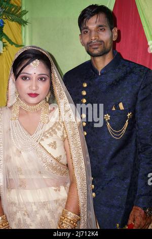 Le mariage traditionnel des indiens se déroule au temple. Cérémonie de mariage traditionnelle indienne pleine de tradition et de culture. Banque D'Images