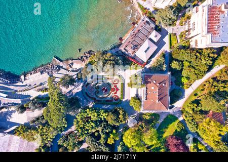 Parc Angiolina à Opatija vue panoramique aérienne, baie de Kvarner de Croatie paysage Banque D'Images