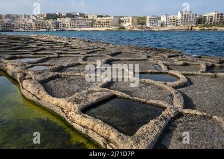 Zonqor point moules de sel à Marsaskala qui sont considérés à ce jour de l'époque romaine, Malte Banque D'Images