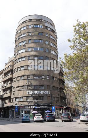 Bâtiment Tehnoimport de style architectural brutaliste à Strada Doamnei, dans le centre de Bucarest, en Roumanie Banque D'Images